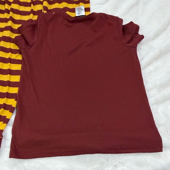 Harry Potter Kids' Maroon and Gold Pajama Set - Picture 4 of 6